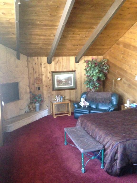 Switzerland Haus Bed And Breakfast Inn Big Bear Lake Rom bilde