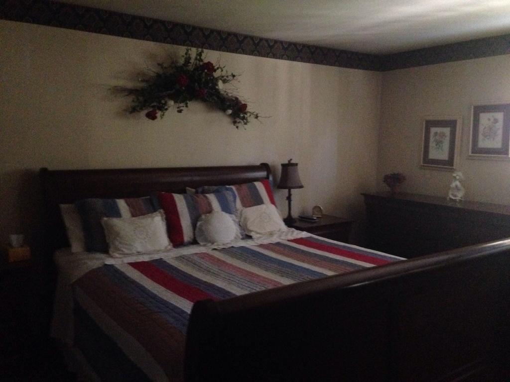 Switzerland Haus Bed And Breakfast Inn Big Bear Lake Rom bilde