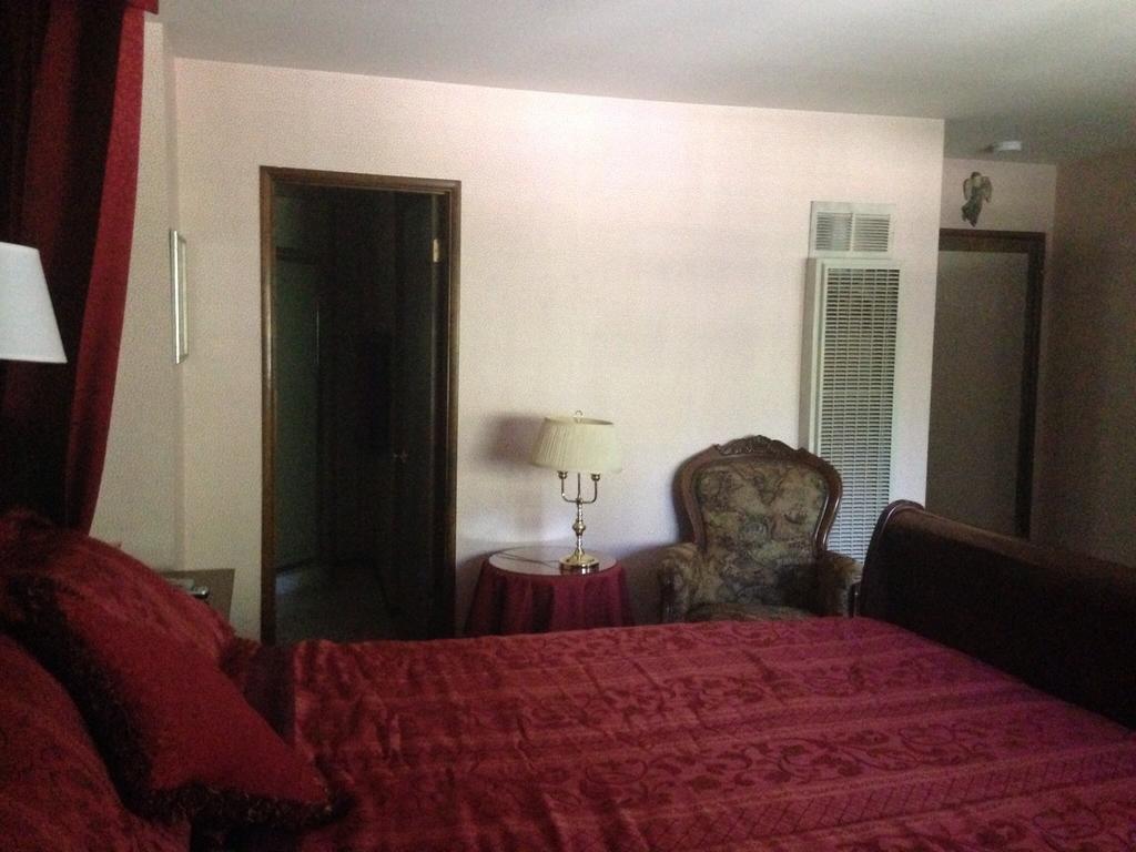 Switzerland Haus Bed And Breakfast Inn Big Bear Lake Rom bilde